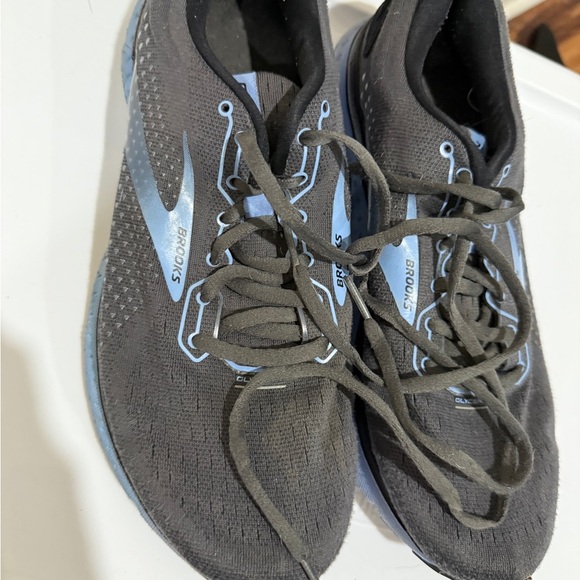 Brooks Black and Light Blue Athletic Shoes - Picture 2 of 3